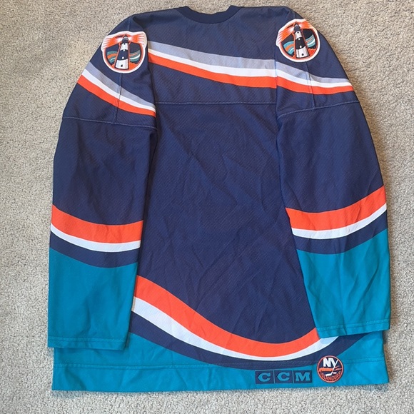 New York Islanders Wave Jersey CCM - Picture 2 of 4